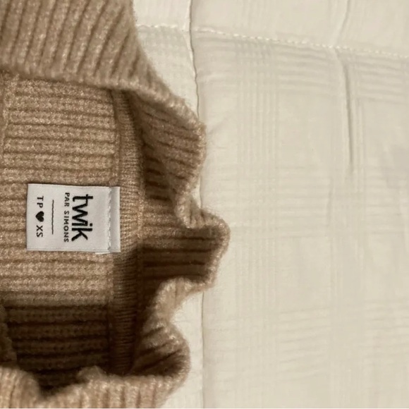 Knit sweater - Picture 4 of 5